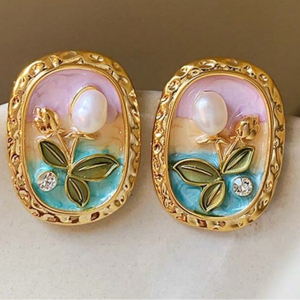 Sommer Vintage Baroque Earrings - Picture 2 of 2